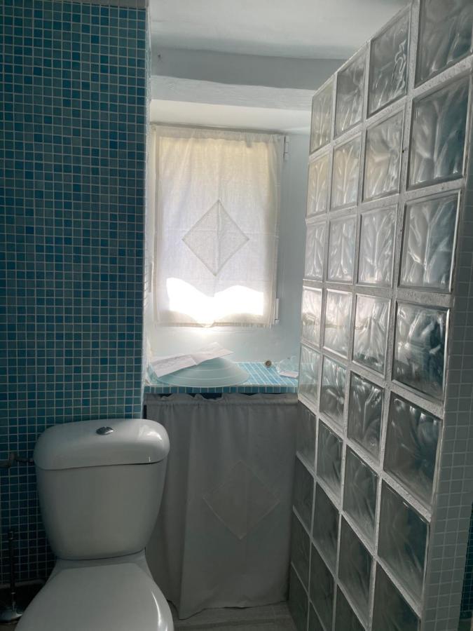 Maison, Calme Avec Cheminee. Botmeur المظهر الخارجي الصورة