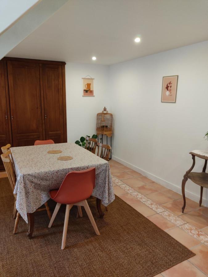 Maison, Calme Avec Cheminee. Botmeur المظهر الخارجي الصورة